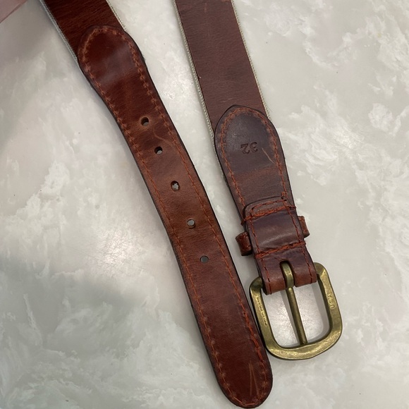 Catholic High, LR, AR, Tie & Belt, Tie-Class of 1999 purple 59” x 3”, Belt-Sz 32 - Picture 14 of 16